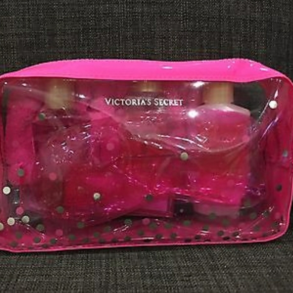 Victoria's Secret indulge me ultimate spa kit